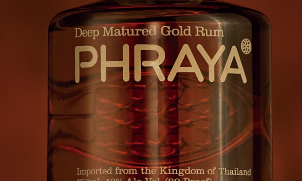 Allied Glass Creates Luxurious Bottle for Phraya Rum