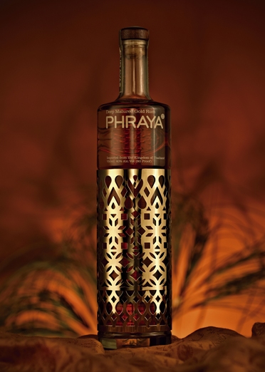 Allied Glass Creates Luxurious Bottle for Phraya Rum_1