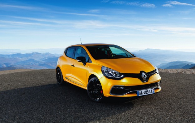 Renault Clio RS200 Turbo: Details of France's Quicker, Lighter Hot-Hatch_3