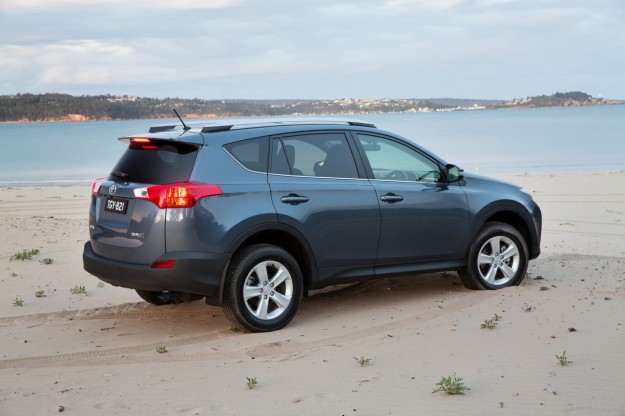 2013 Toyota RAV4 Pricing, Details & Specifications_1