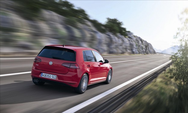 Volkswagen Golf GTD: More Performance, Less Fuel for Diesel Hatch_1