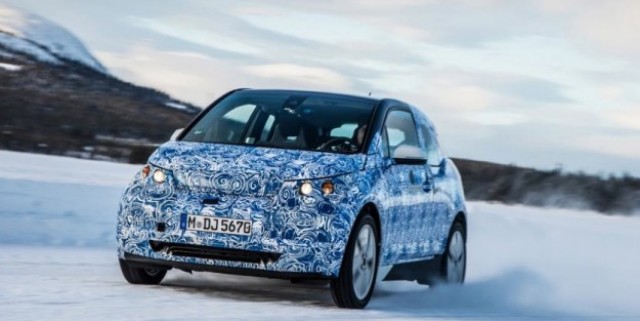 BMW i3 Prototype Carves up The Snow