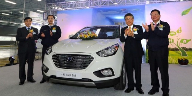 Hyundai Builds World's First Fuel Cell Production Car