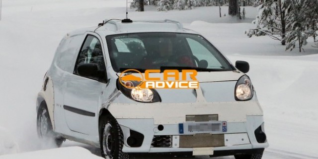 Smart Forfour Snapped in Renault Twingo Drag