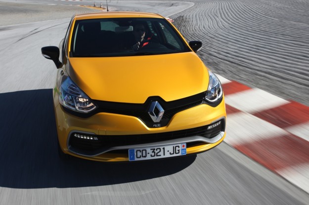 2013 Renault Clio RS Review_2
