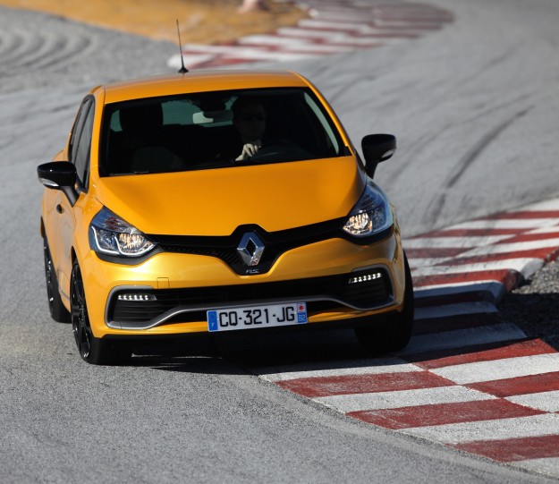 2013 Renault Clio RS Review_10