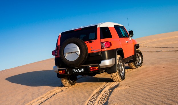 Toyota FJ Cruiser: Fuel Range Extended, 4X4 Driving Aid Added_1