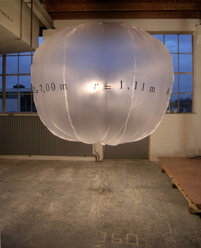Eric Klarenbeek's Floating Light: Can a Light Float?_3