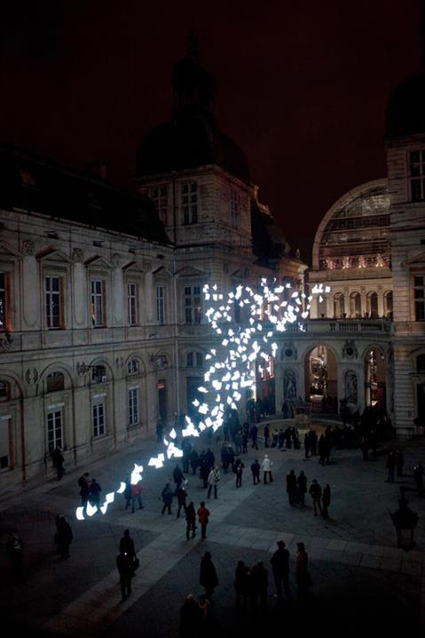 The Bourrasque Light Installation – A Swarm of Light Papers_1