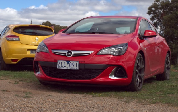 Opel Astra OPC V Renault Megane RS265: Comparison Review_1
