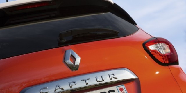 Renault Captur Could Have Been Safer with Curtain Airbags, Admits Exec