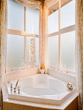 Soaking Tubs for Small Bathrooms_12