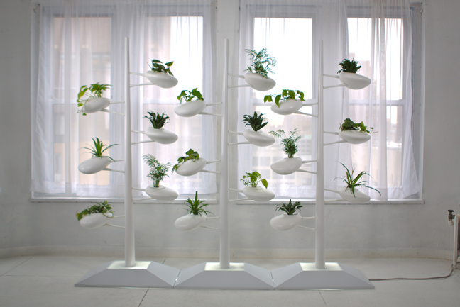 The Live Screen Vertical Hydroponic Garden