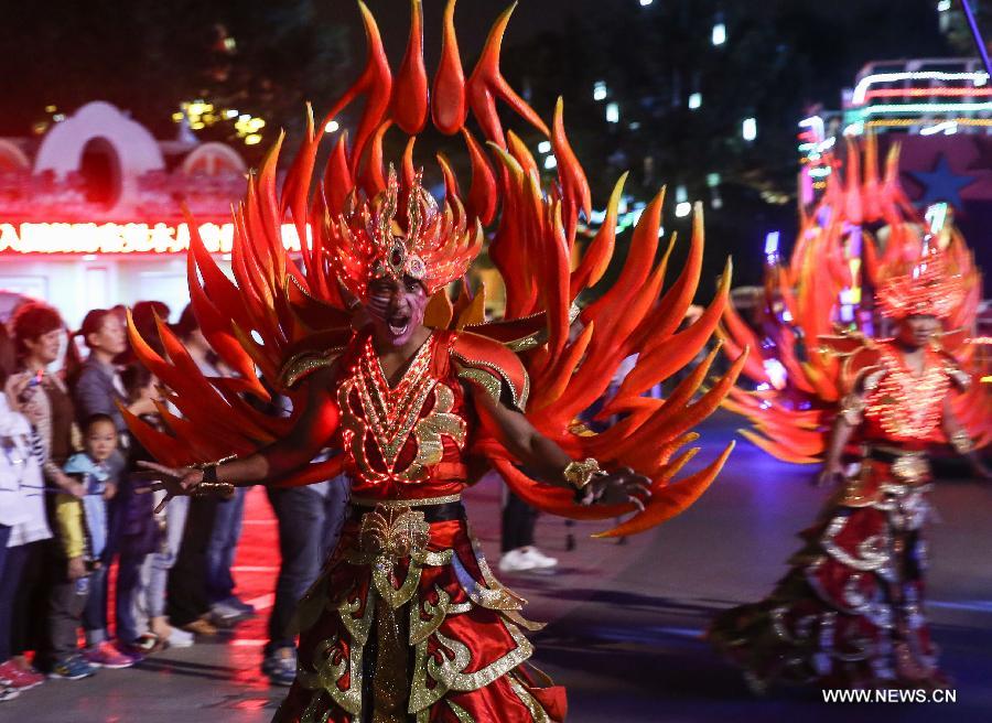 Halloween Parade Held in E China_1