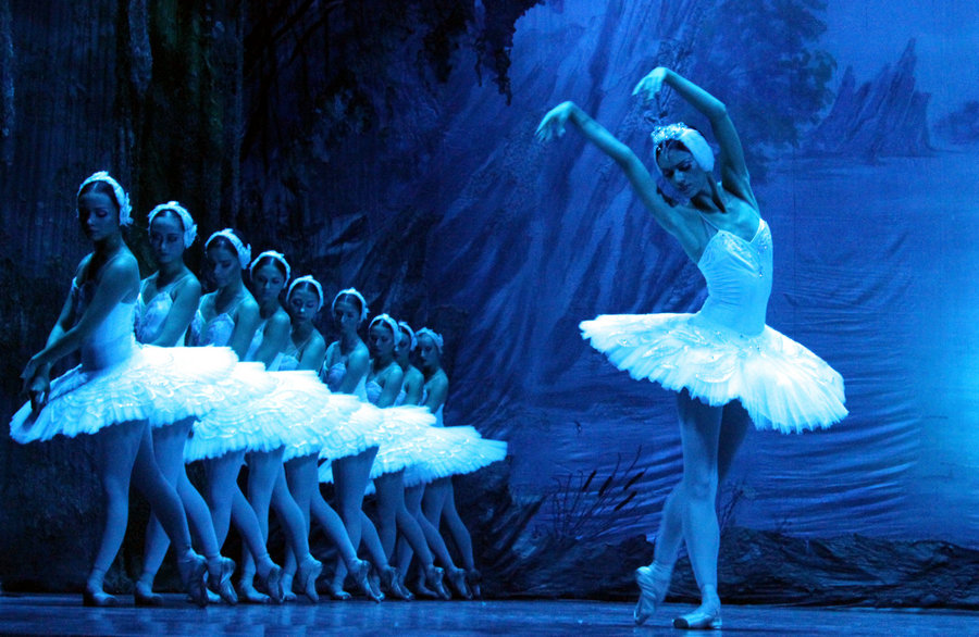 Swan Lake Hits The Stage in Suzhou