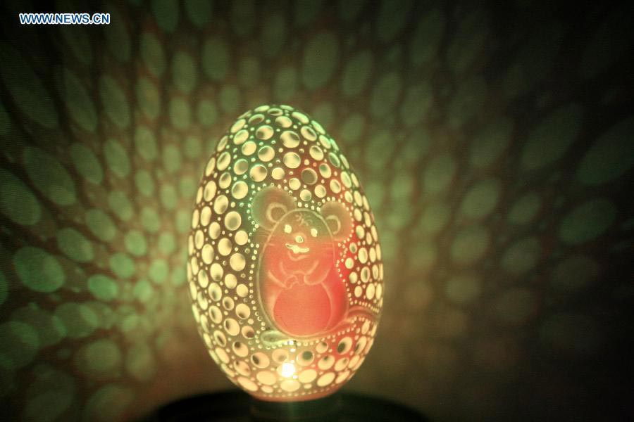 Egg-Carving LED Light Show Held in Shanxi_2