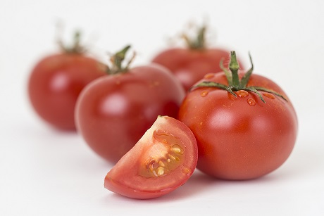 UK Scientists Find Method to Produce Natural Compounds in GM Tomatoes to Help Combat Ailments