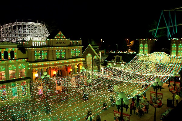 U.S. Theme Park Celebrates Holiday Season with LED Lights_1