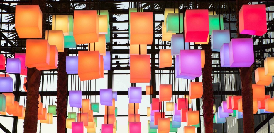 Luminaries Makes Warm Comeback with Hundreds LED Lanterns in NYC