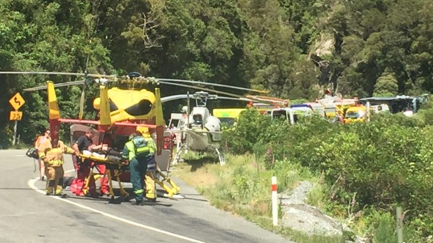 Chinese Tourists Among Injured in New Zealand Bus Crash