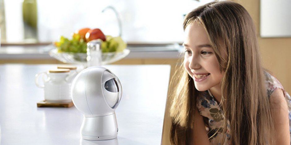 Moorebot, The Robotic Entertainer, Smashes Indiegogo Goal