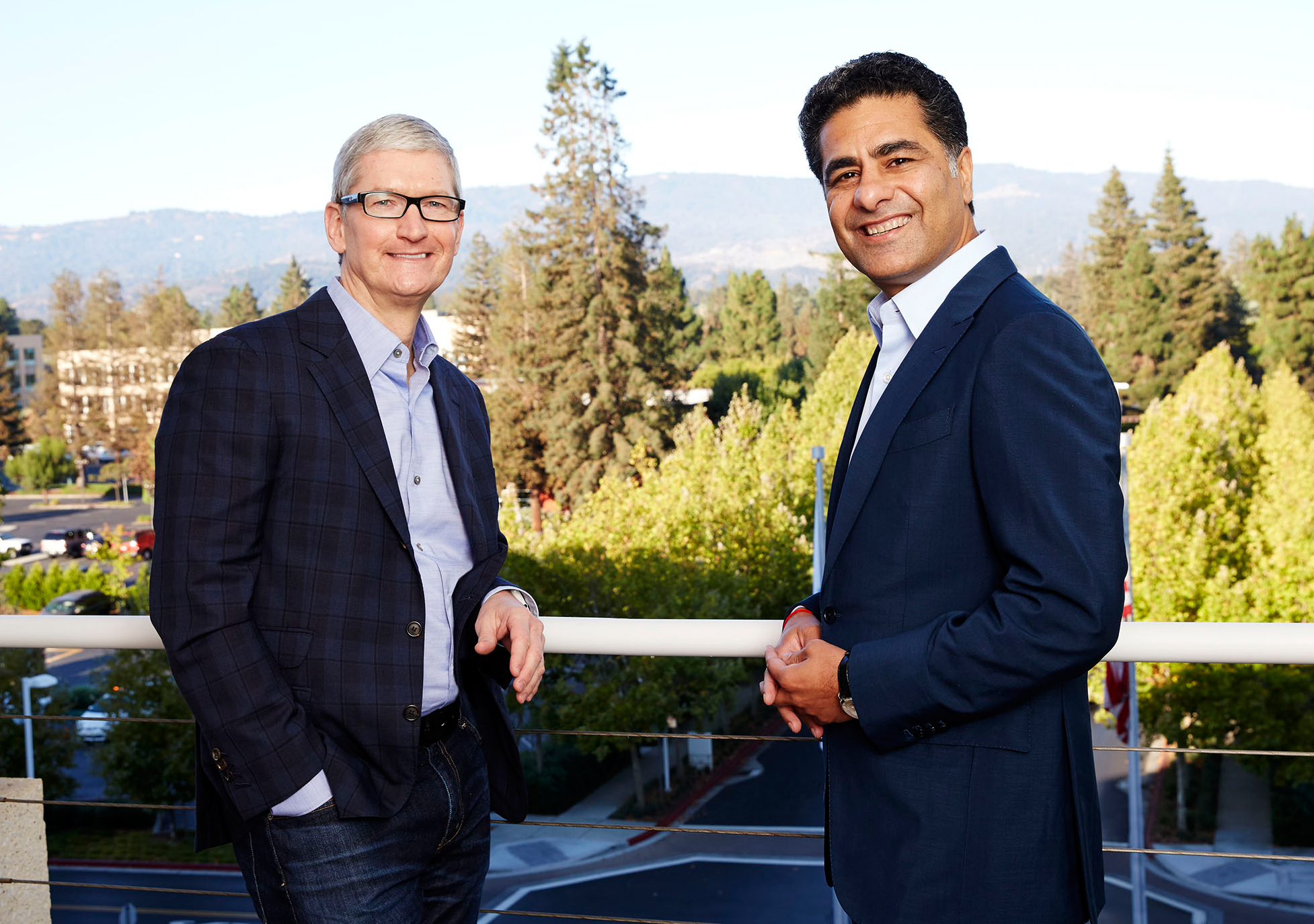 Apple and Deloitte team up to accelerate business transformation on iPhone and iPad