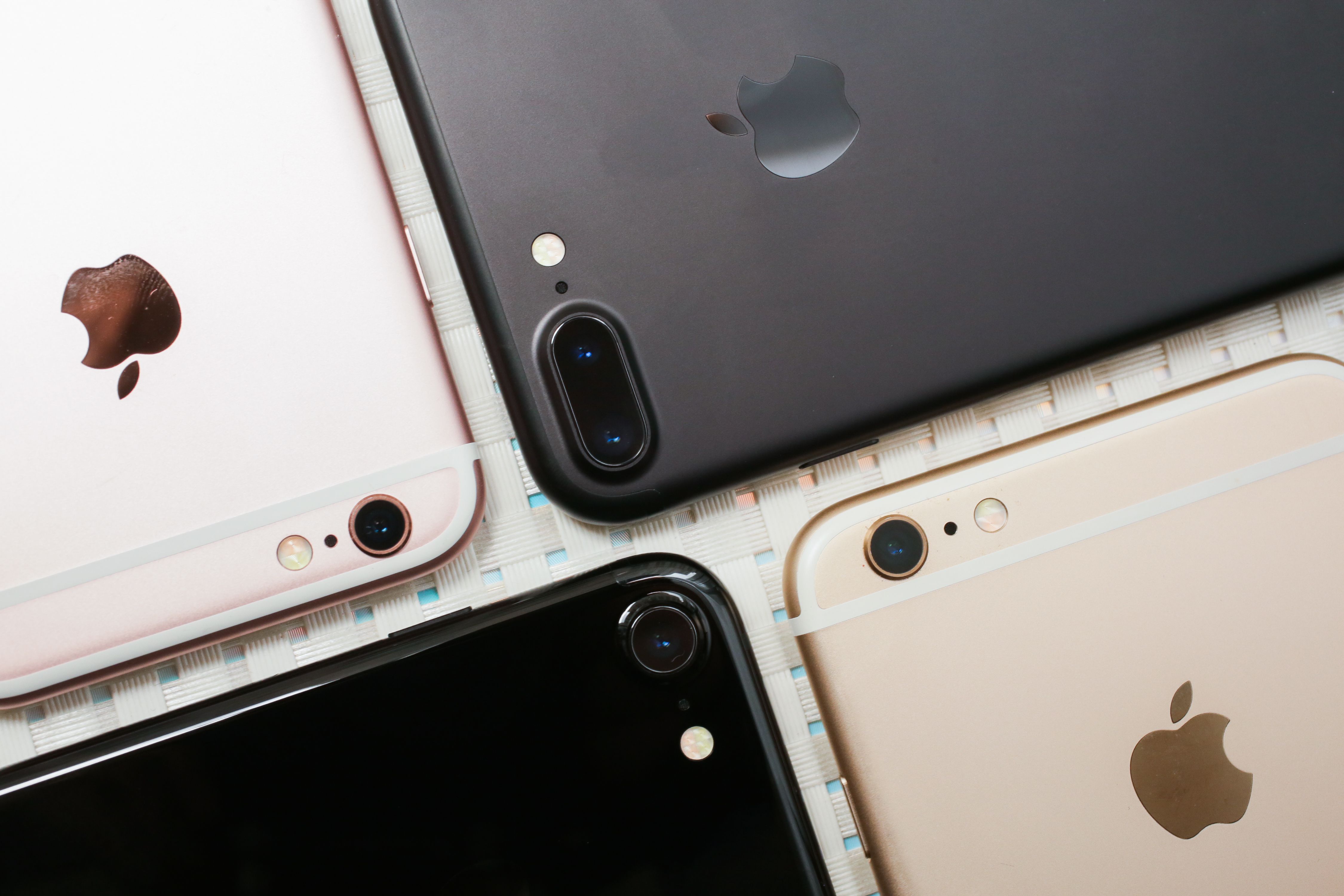 Chinese Company Says It'll Fire Anyone Who Buys iPhone 7